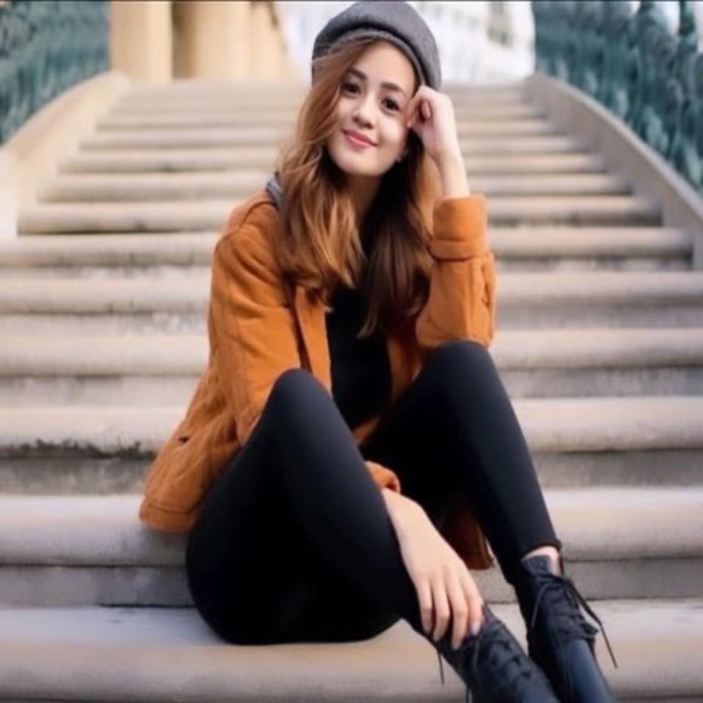 Meet your Posher, Alexzandries